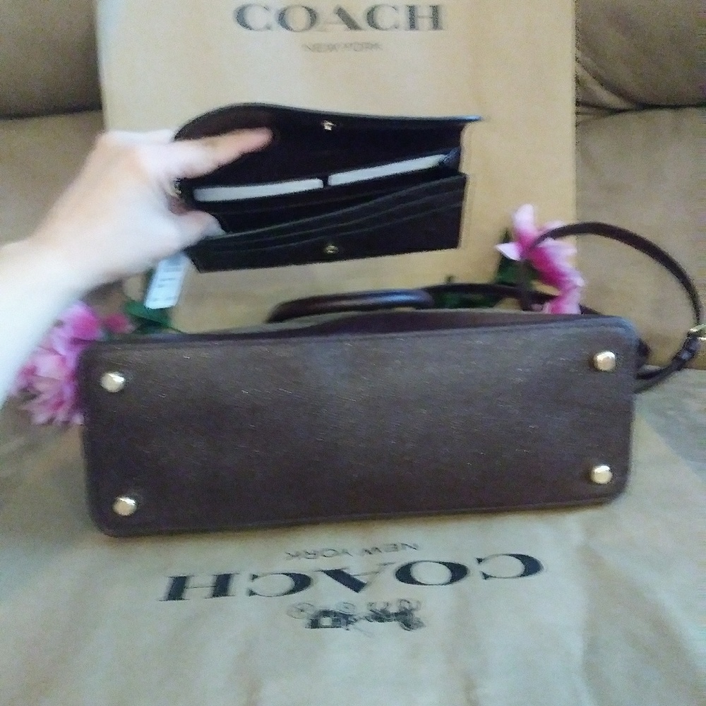 SOLD !!! Coach large  tote purse bag w/ wallet - Picture 7 of 8